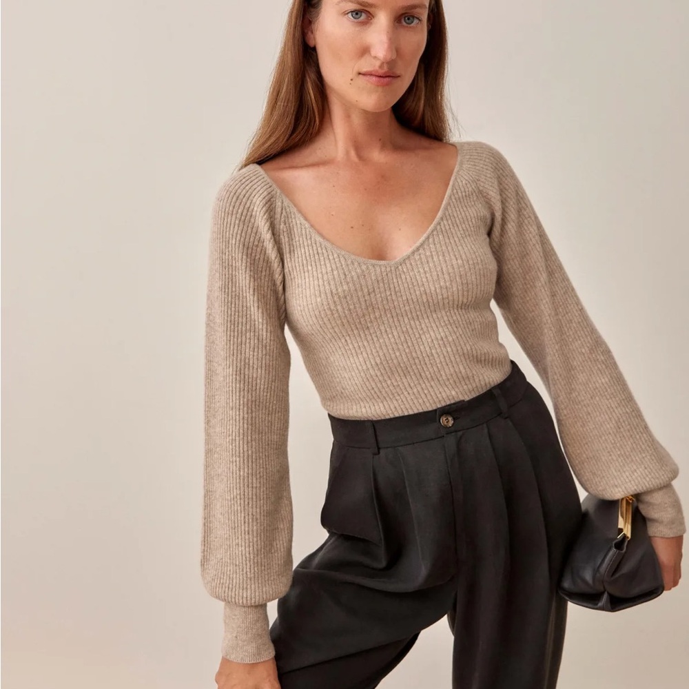 Cashmere Reformation Hart beige puff sleeve Sweater V neck